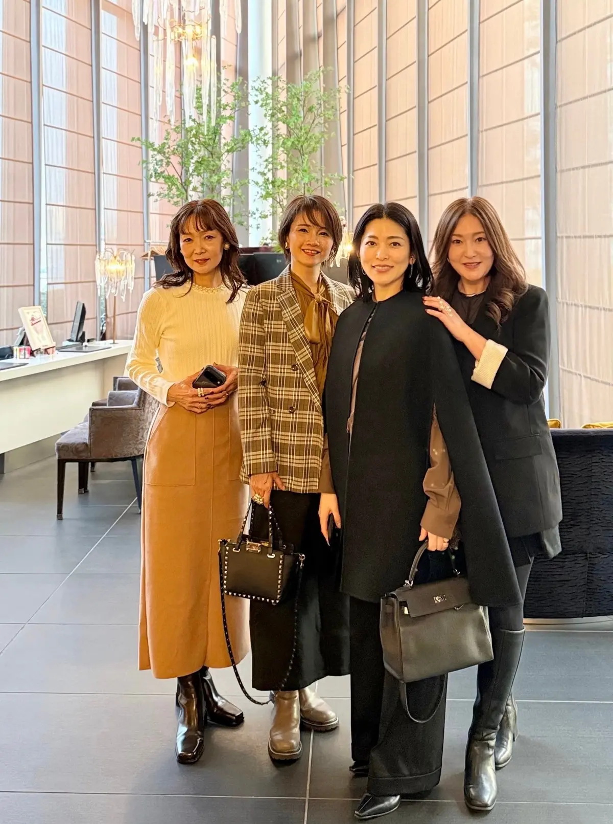 エクラ　女子会　バースデー　誕生日　誕生日ランチ　レヨン　アルモーニアンブラッセ　ブラックコーデ　