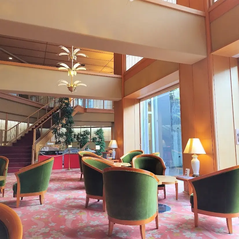 琴平金刀比羅宮に続く参道22段目に佇む温泉旅館「桜の抄」