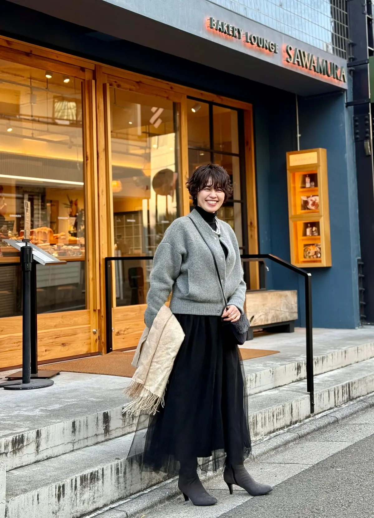 ロングブーツはグレーを選んでときめいていの画像_9