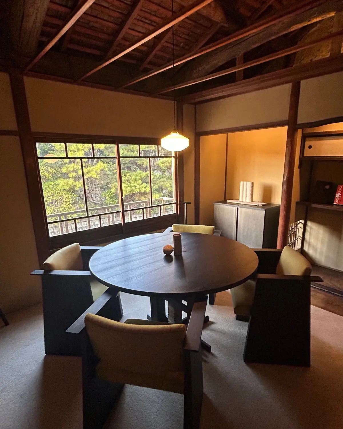 トレンチコート＆スニーカーコーデで早春のの画像_10