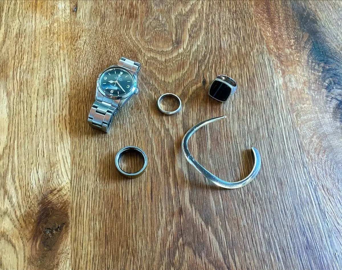 AVMのバングル　トムウッドのリング　ロレックス　エクスプローラー1　エクラ編集部員の偏愛名品図鑑