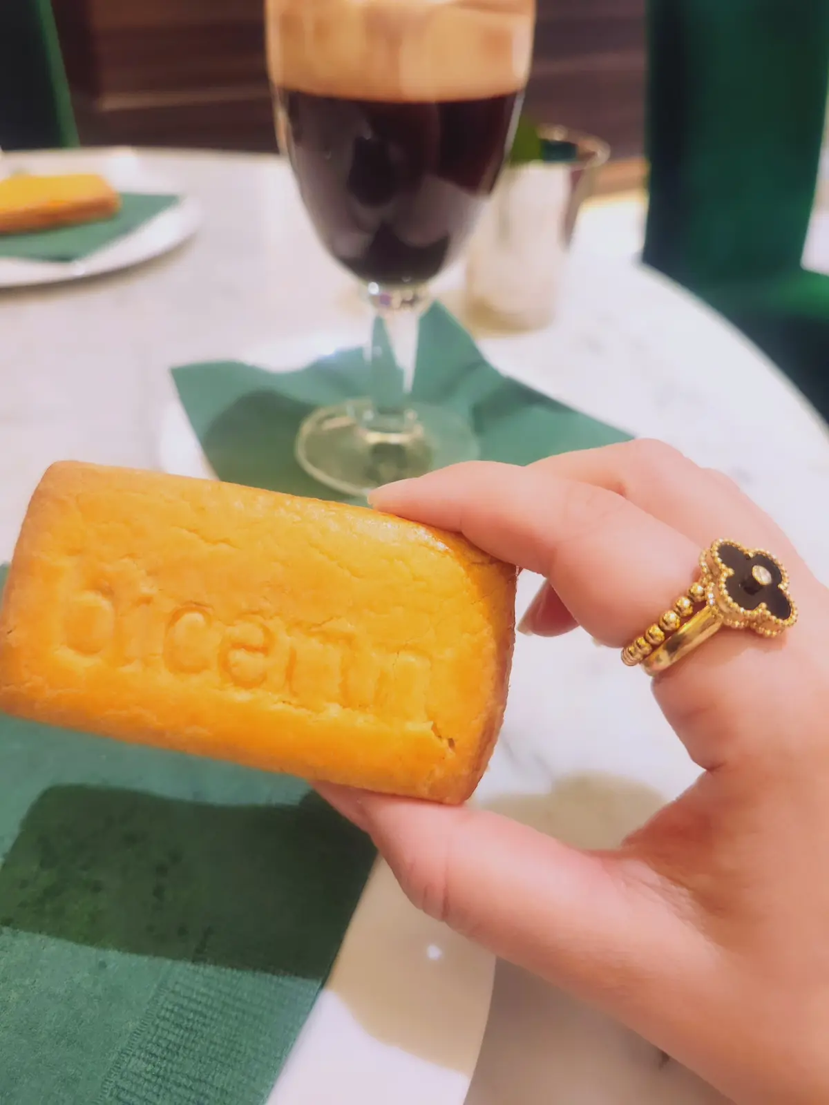 手土産、伊勢志摩サミット、広島サミット、大阪サミット、レモンケーキ、銀座、尾道、瀬戸田レモン、イタリア、トリノ、老舗、GINZA SIX、銀座シックス、Bicerin（ビチェリン）、島ごころ、バーチ・ディ・ダーマ