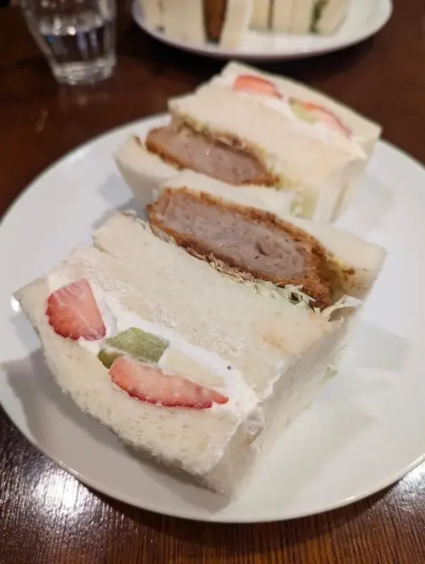 さえら サンドイッチ 北海道旅行　札幌 グルメ