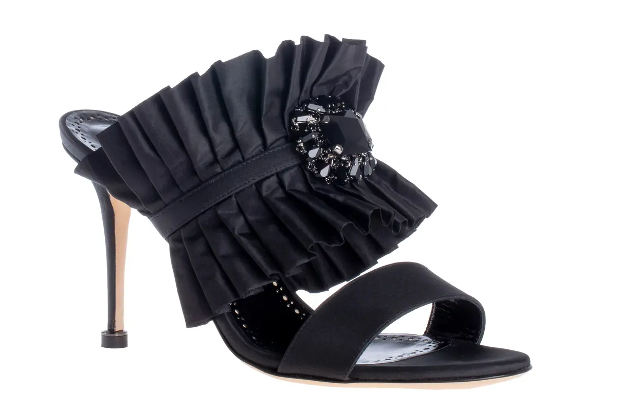 マノロ ブラニク　靴「ダントイユ」