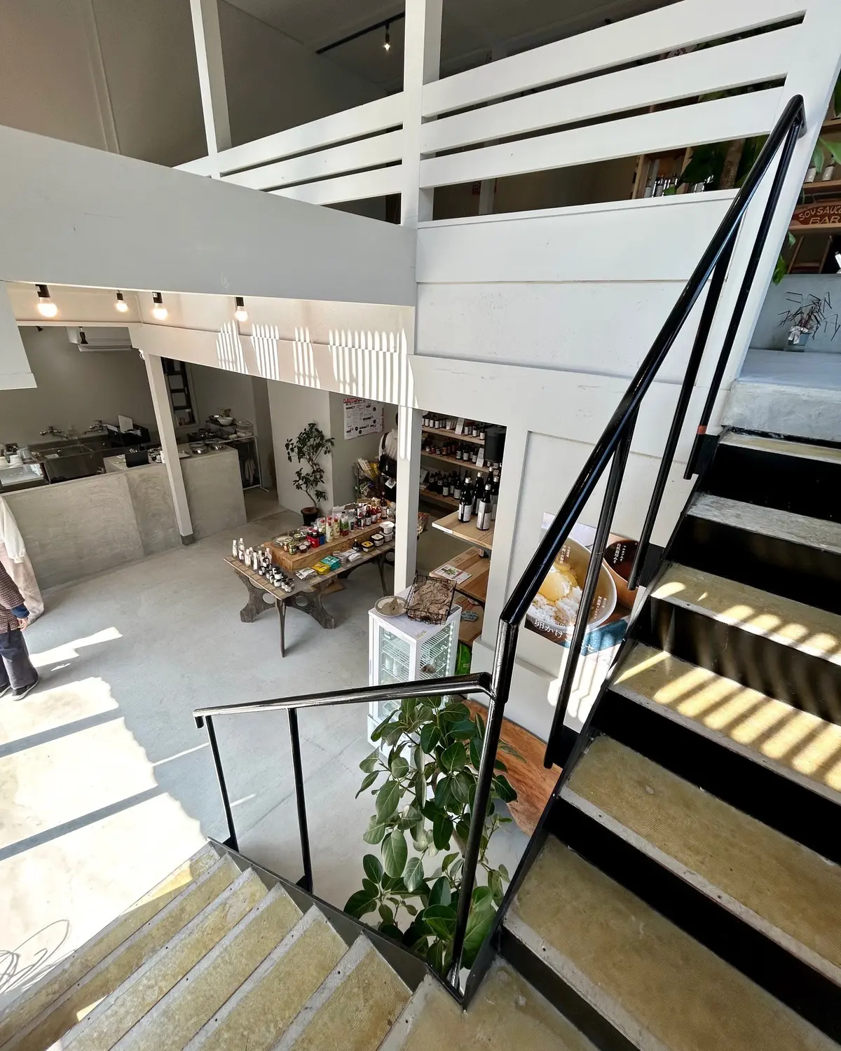 アニヤ・ハインドマーチのビッグトートをおの画像_4