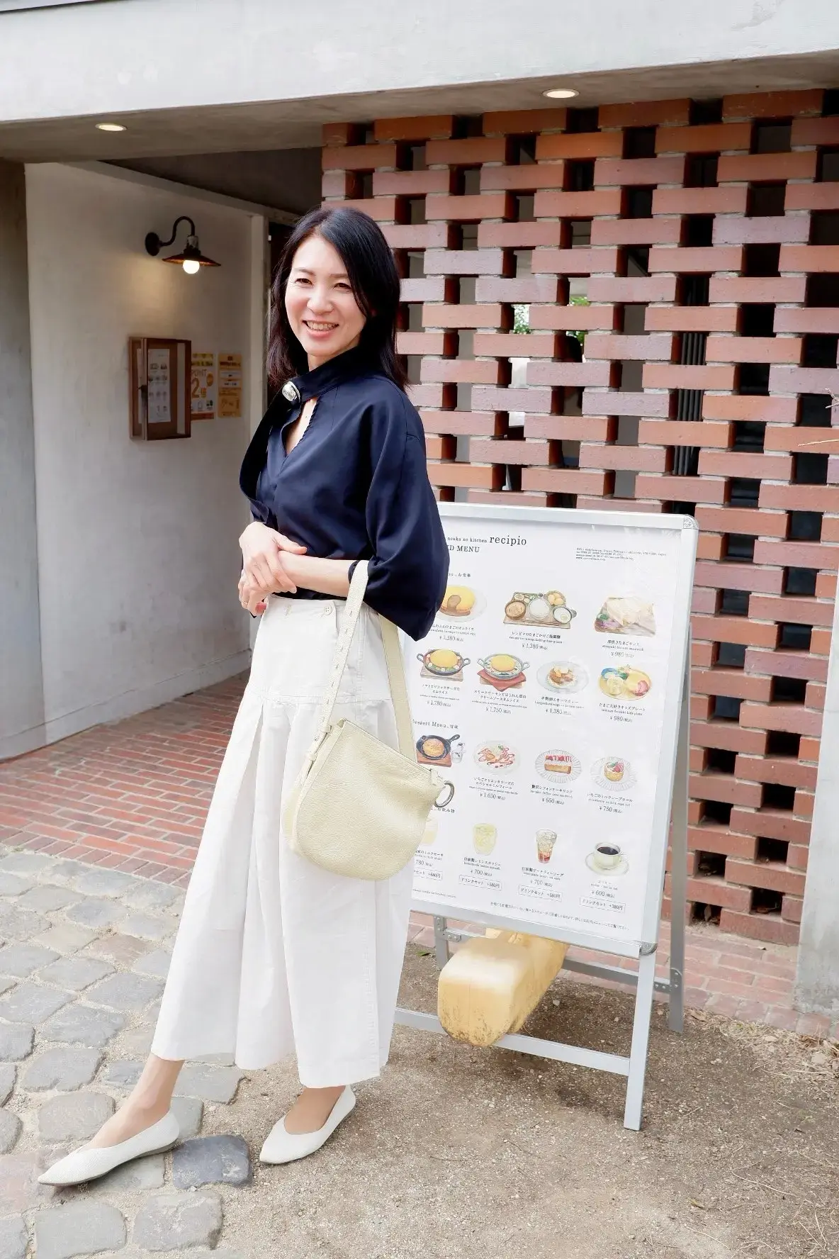 ボウタイブラウス　HARUNOBUMURATA　白スカート　春コーデ