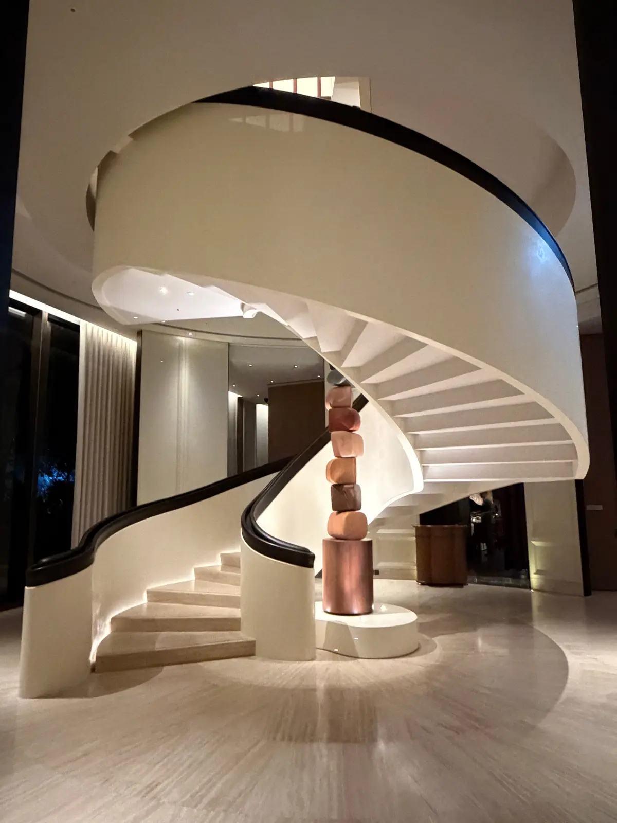 カペラ台北のロビー