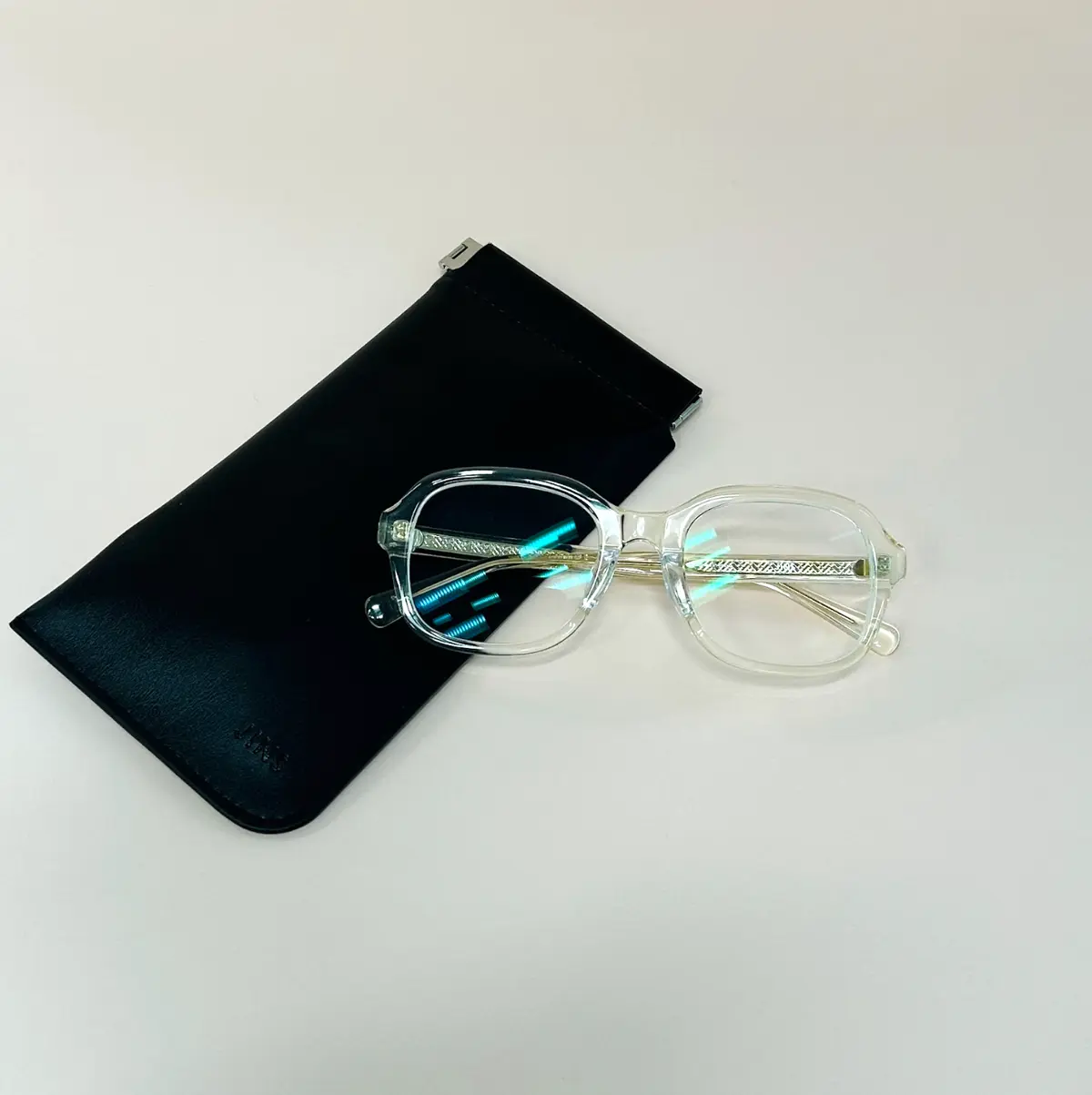 JINSの眼鏡と眼鏡ケース