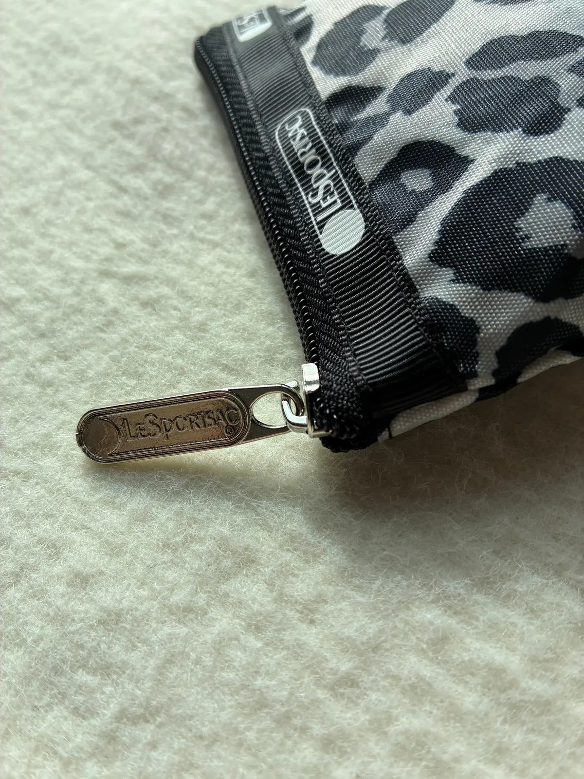 今度のエクラ4月号特別付録は、大人のレオの画像_8