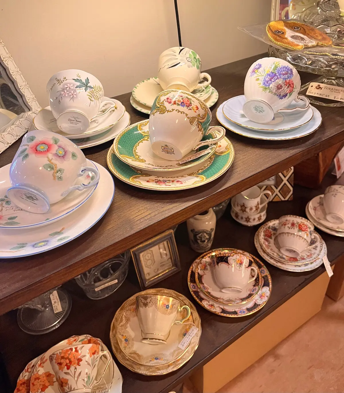 アンティークのティーカップ