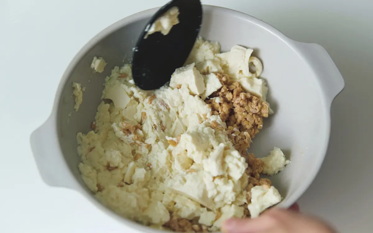 長谷川あかりさん　いたわり鍋　ひきわり納豆と 絹ごし豆腐の鍋　作り方のコツ　豆腐と納豆は粗めにつぶす