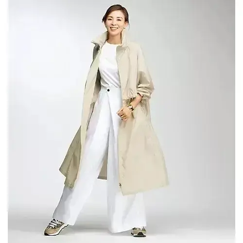 エアリーな軽快さと微光沢が特徴の春コート