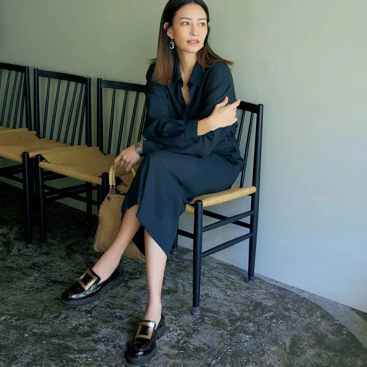 エナメル加工ローファー　ワンピース　春コーデ