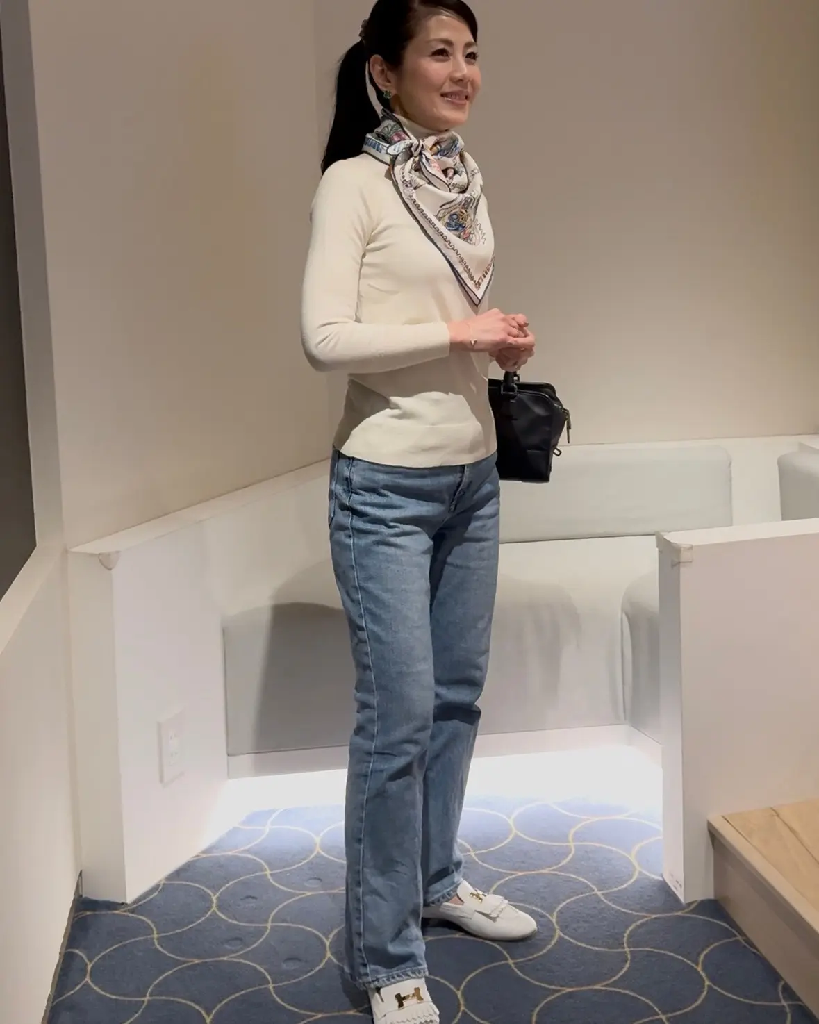 40代【HERMESスカーフ】×【デニムの画像_5