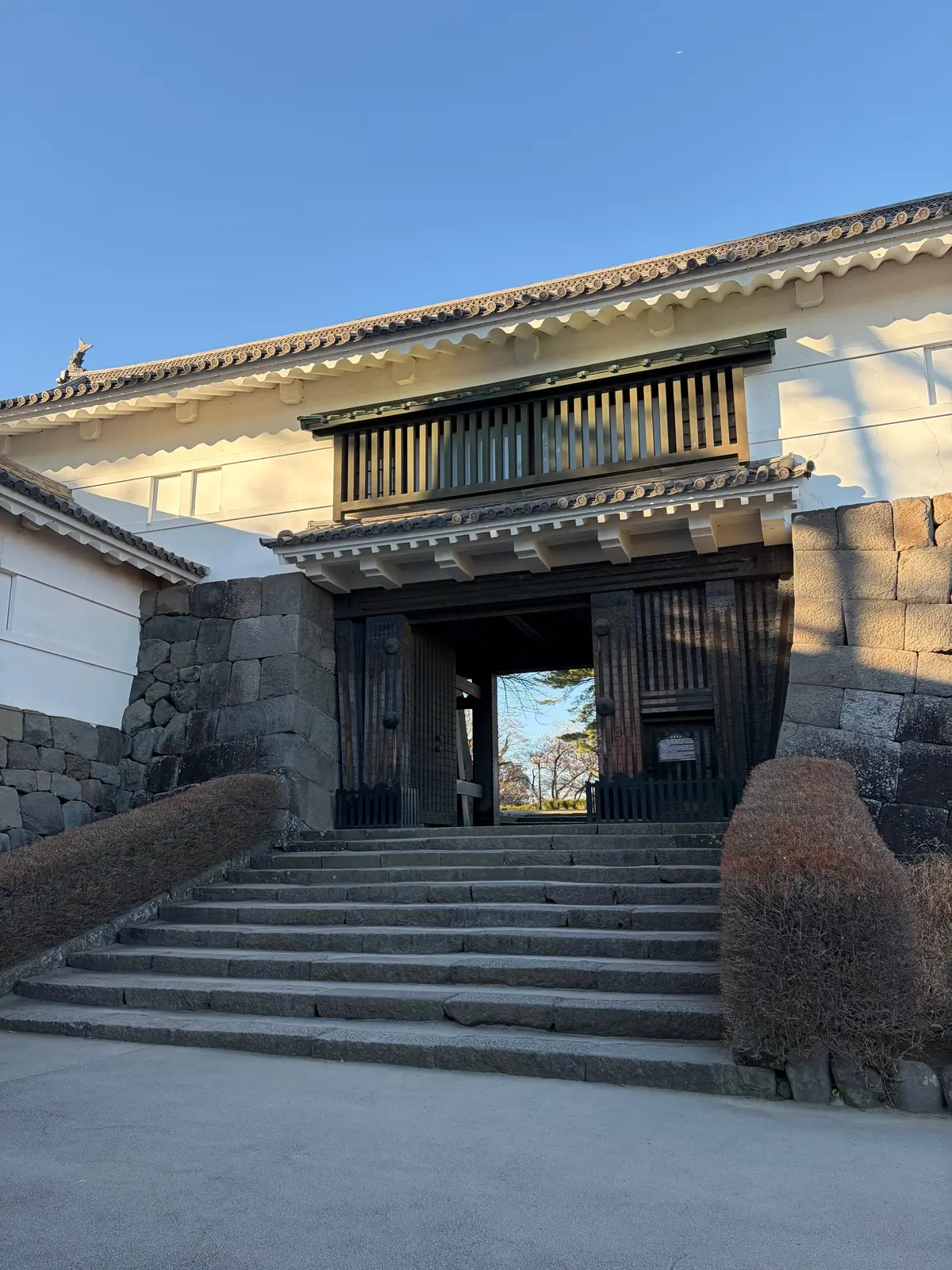 小田原梅まつり　常盤木門　冬旅　日帰り温泉　おさんぽ　おでかけ　日帰り旅行　足湯　小田原　小田原城ミナカ小田原　展望足湯庭園　鈴廣　小田原みやげ　小田原ロール　湘南プリン　鯵の唐揚げ　小田原城最中