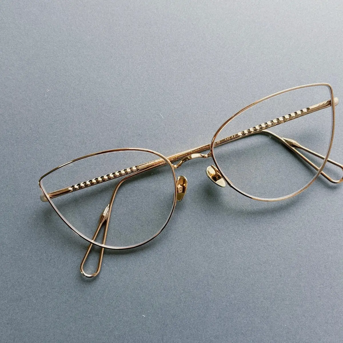 アーレムのメガネ　Place Du Louvre エクラ編集部員の偏愛名品図鑑