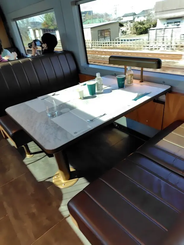 【伊豆熱川旅行】車内のカフェテリアでランの画像_6