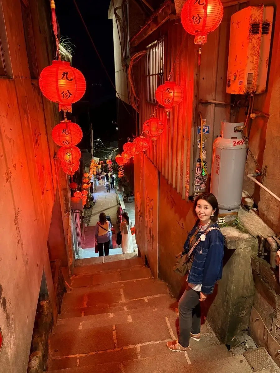 九分の長い階段と赤い提灯