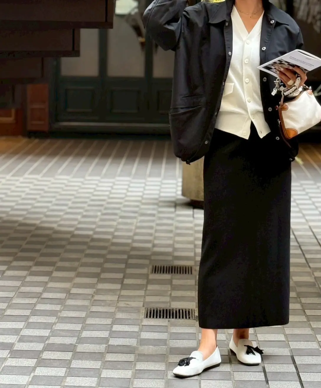 大人エレガントカジュアル　モノトーン