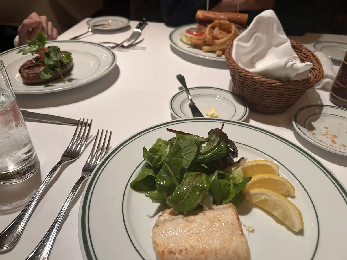 新緑が眩しい日、丸の内を探索してきましたの画像_9