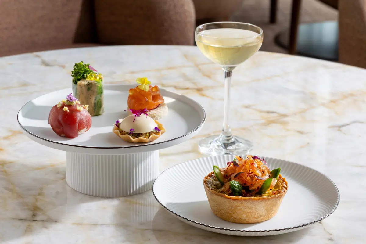 アフタヌーンティー　パークハイアット東京　ピークラウンジ　ブロッサムアフタヌーンティー