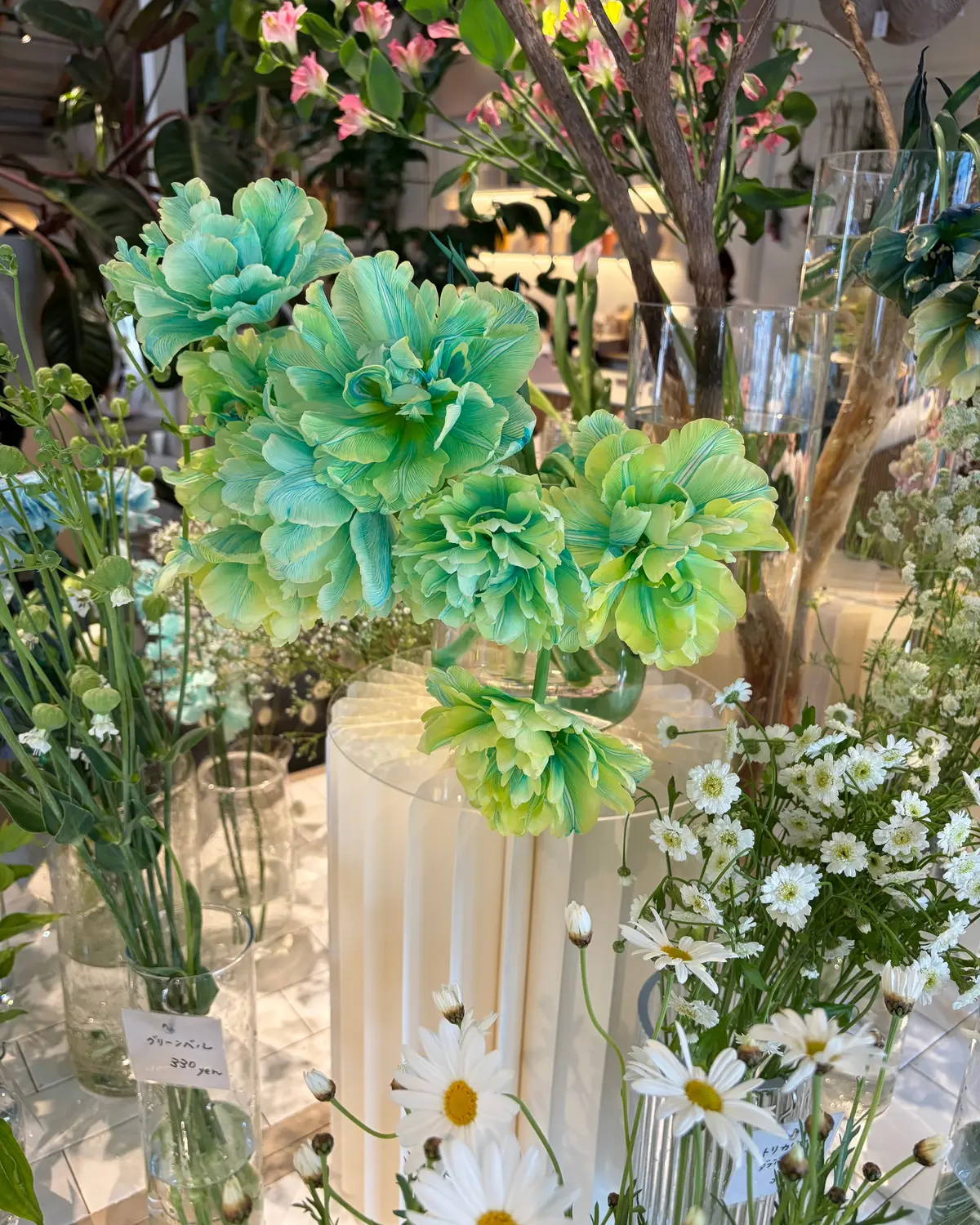 花とスイーツに囲まれた静かな贅沢💐🍓✨の画像_6