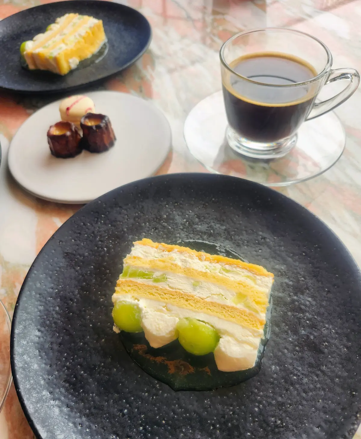 Prés de L’AS、原宿、神宮前、表参道、ランチ、new open、40代ファッション、フォアグラクリスピーサンド、デザートワゴン