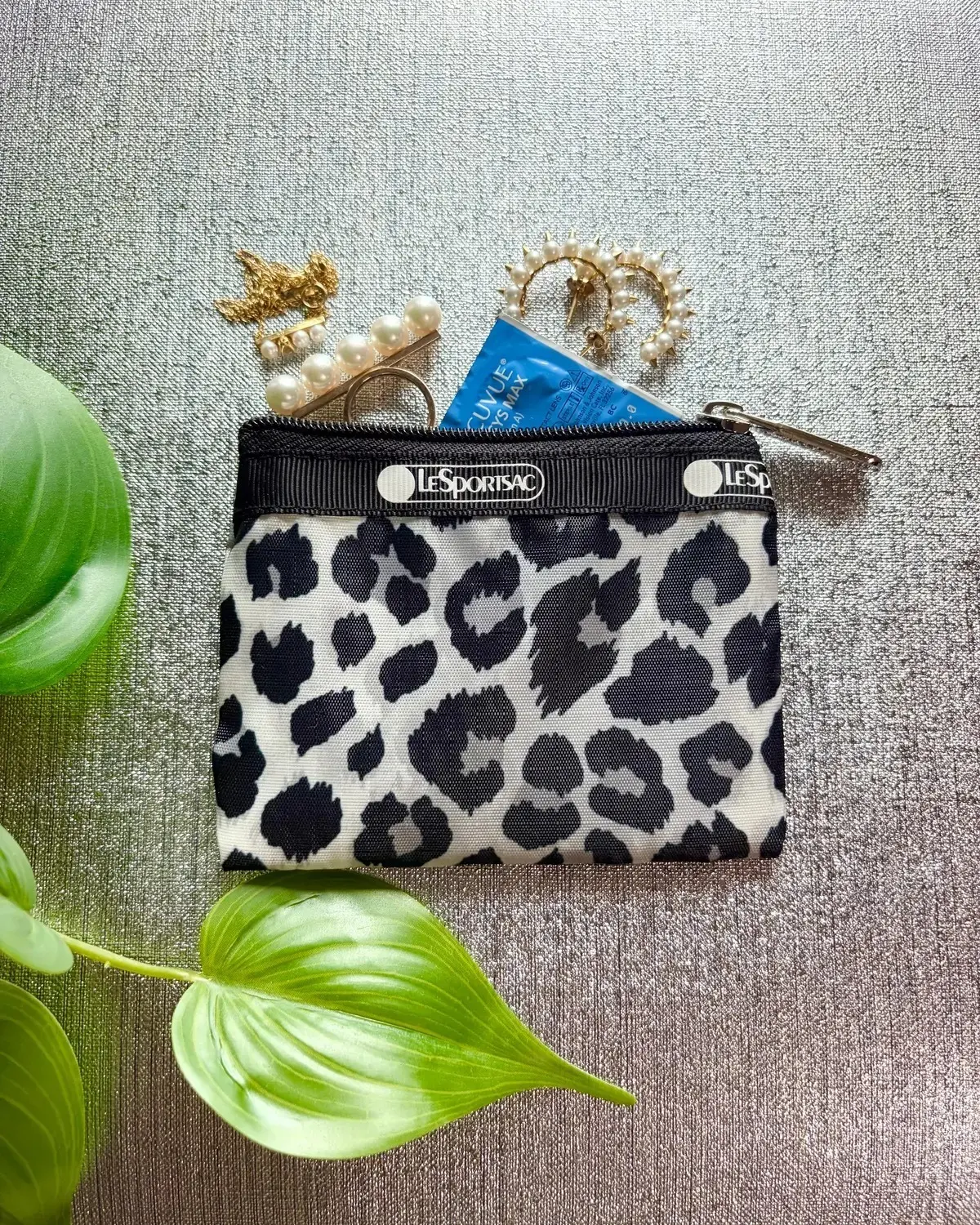 レスポートサック×エクラコラボポーチ 小 ポーチの中身 エクラ華組　法村さんレビュー