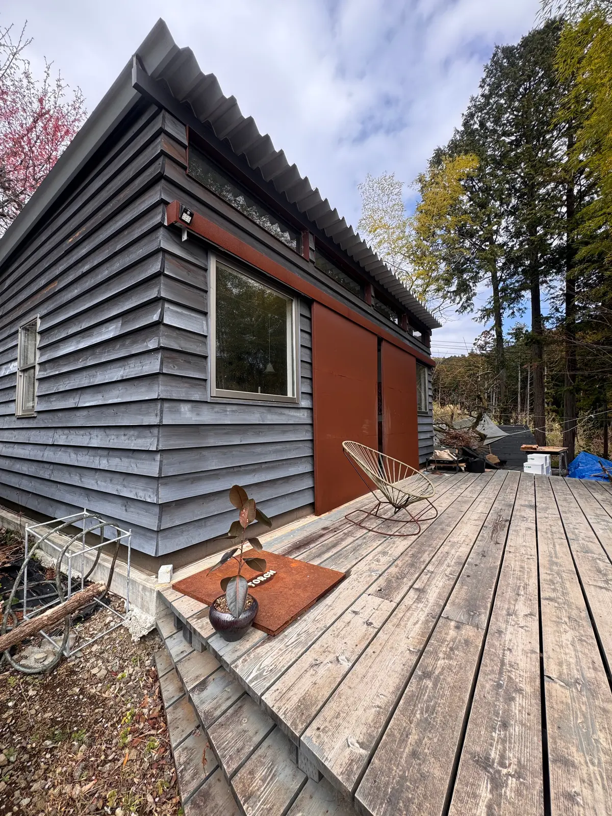 ユニクロの赤カーディガンでアクティブに！の画像_2