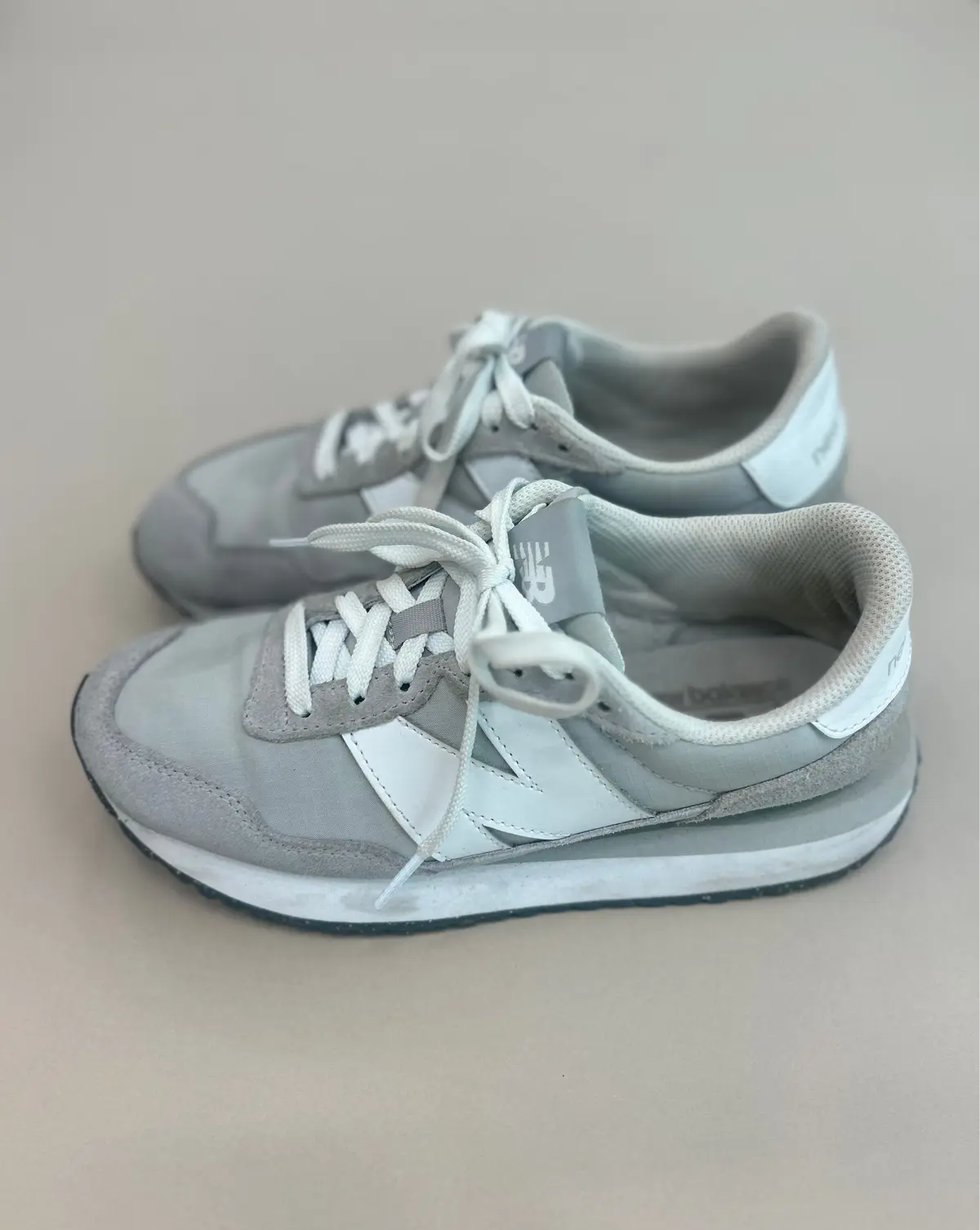 ニューバランス　スニーカー　横    237 エクラ編集部員の偏愛名品図鑑