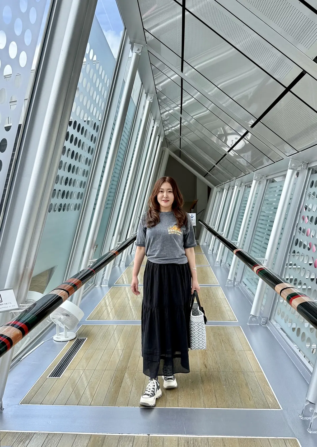 ZARAキッズ Tシャツ UNIQLO スカート ティアードマキシスカート コーデ 能登島ガラス美術館 大人女子 