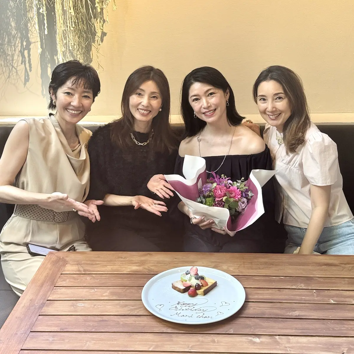 【ZARA】優美なジャンプスーツを纏っての画像_3