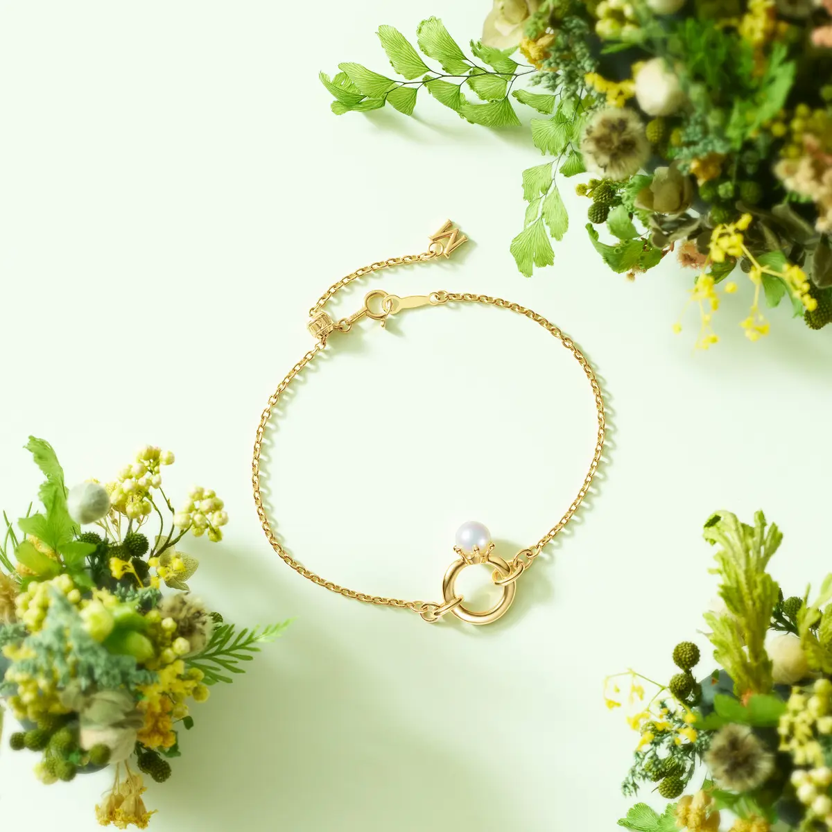 ミキモト　ブレスレット　パールをセットしたリングモチーフをあしらったデザイン