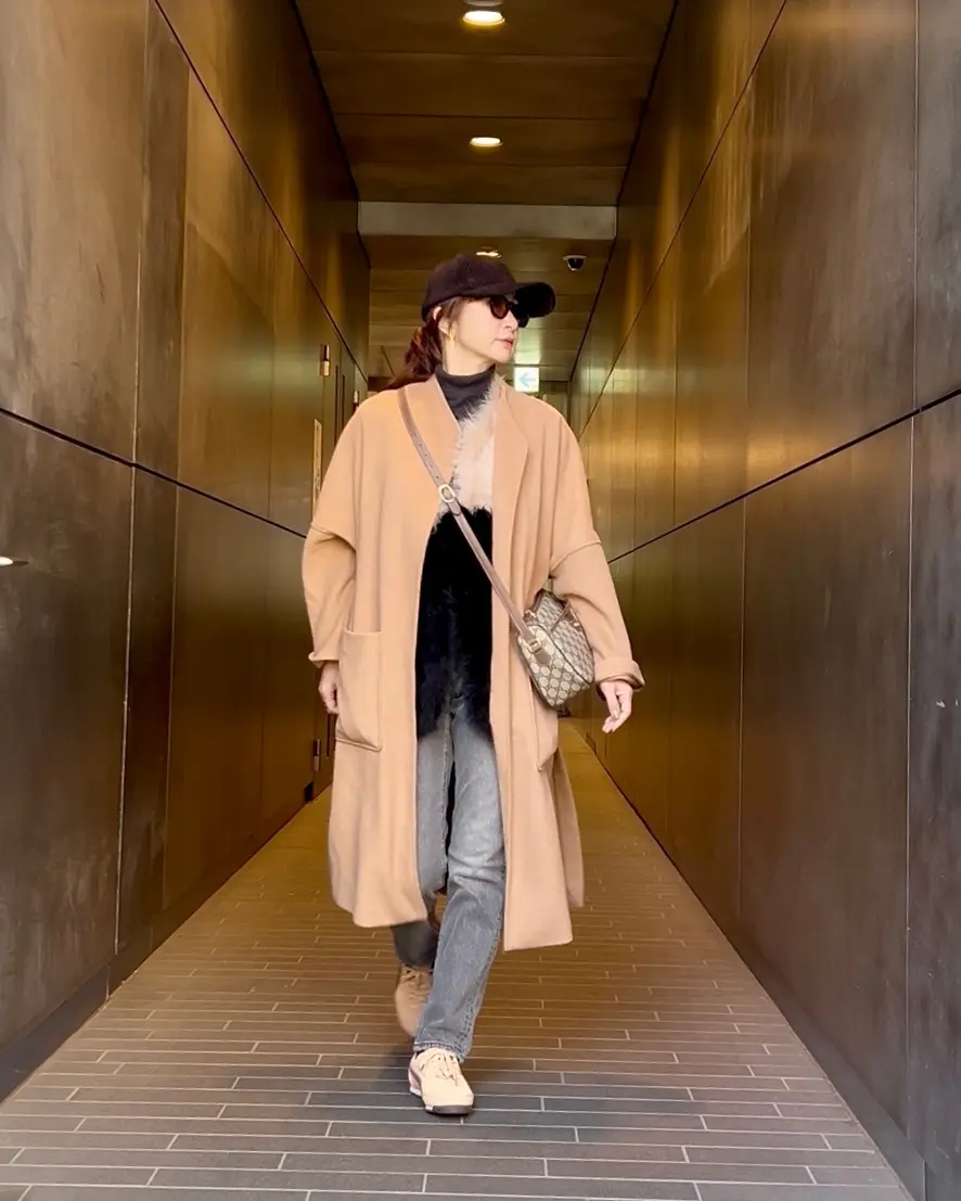 キャメルとブラックのコーデ