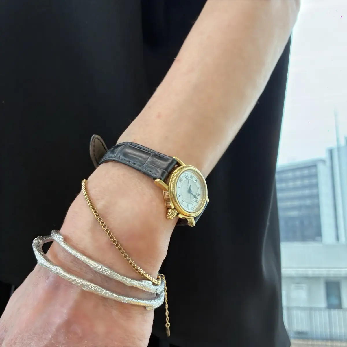 Bon Magique×eclat 【別注】2連ダイヤ入りバングルM を着用したF美