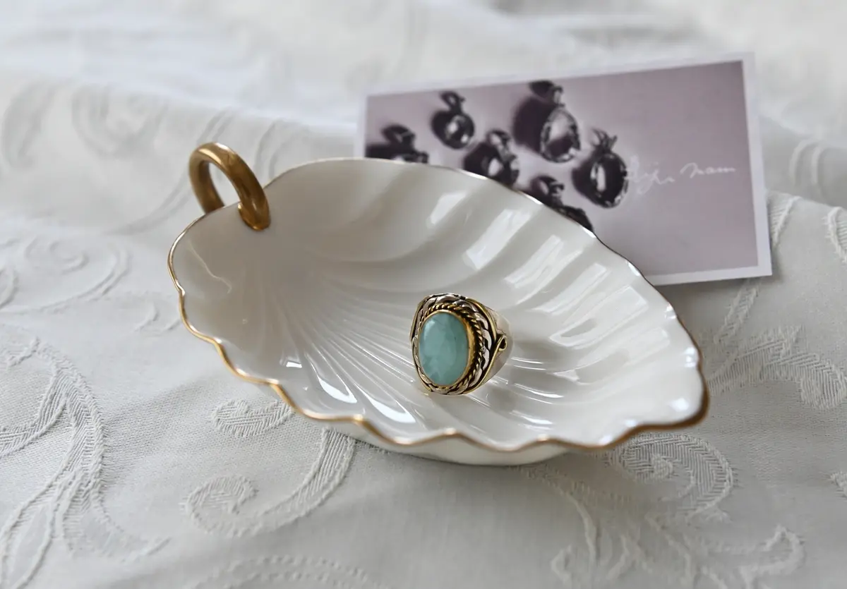 天然石のボリュームリングの画像_1