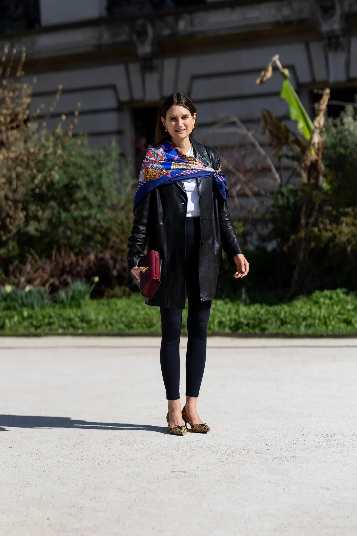 スカーフ　肩巻き　ジャケット 春コーデ