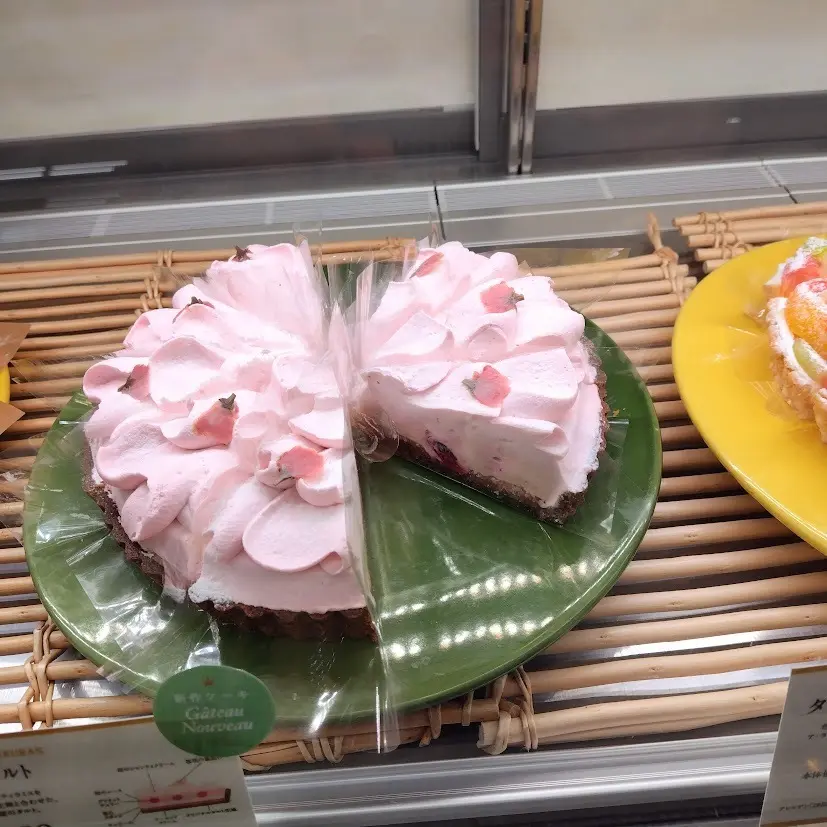 アラカンパーニュ　桜のタルト