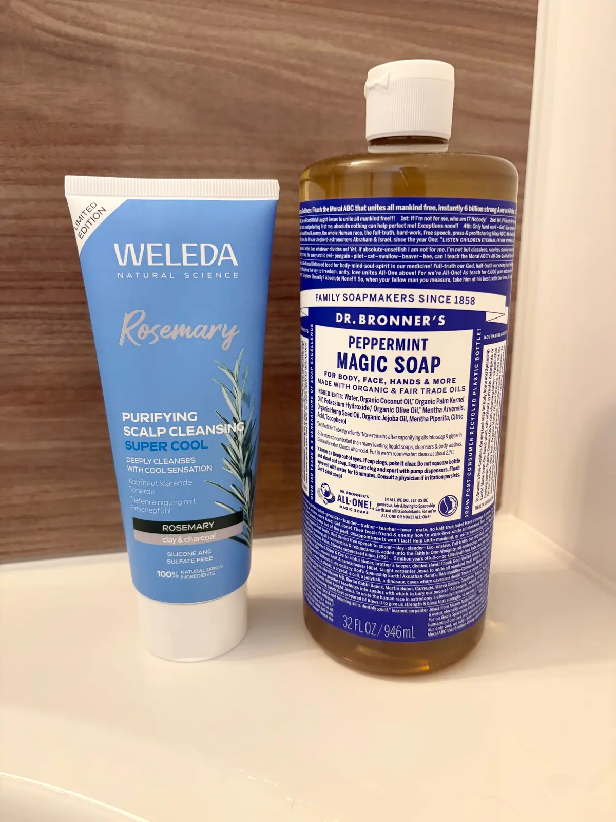 Weleda（ヴェレダ）のローズマリー スカルプクレンジング スーパークール　Dr. Bronner's（ドクターブロナー）のペパーミントマジックソープ
