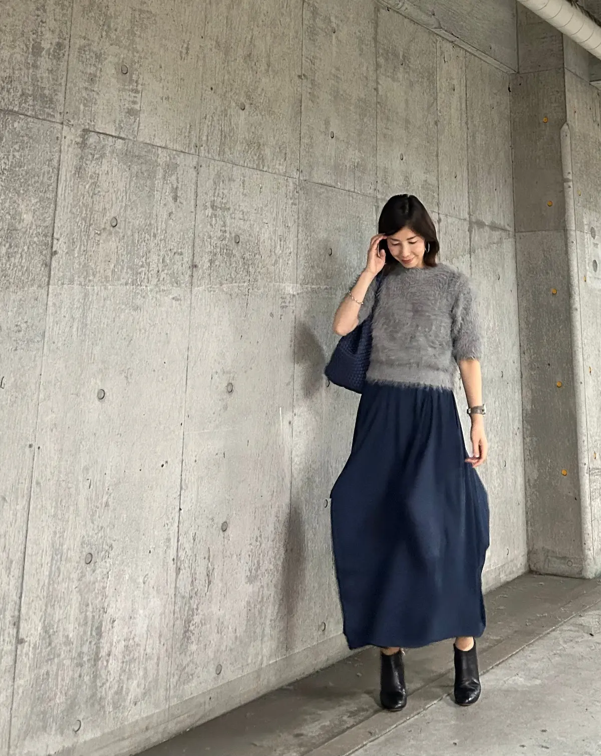 ネイビーが主役のコーデの画像_4