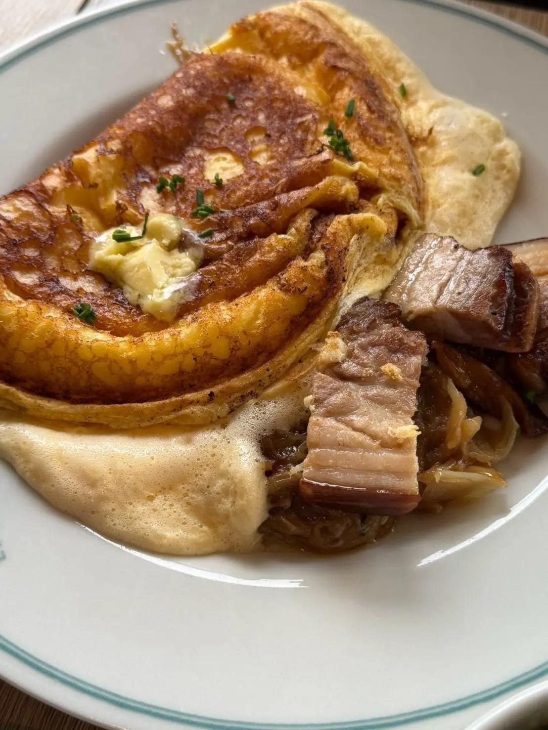 モン・サン・ミシェルのオムレツのランチ。LES TERRASSES DE LA BAIE Brasserie　