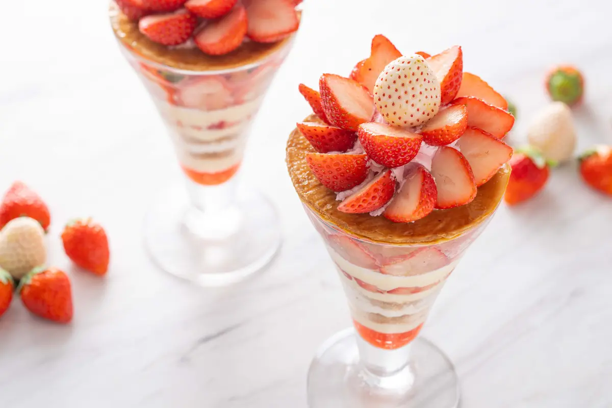 アフタヌーンティー キャピトルホテル東急 ラウンジ ORIGAMI ストロベリーパフェ