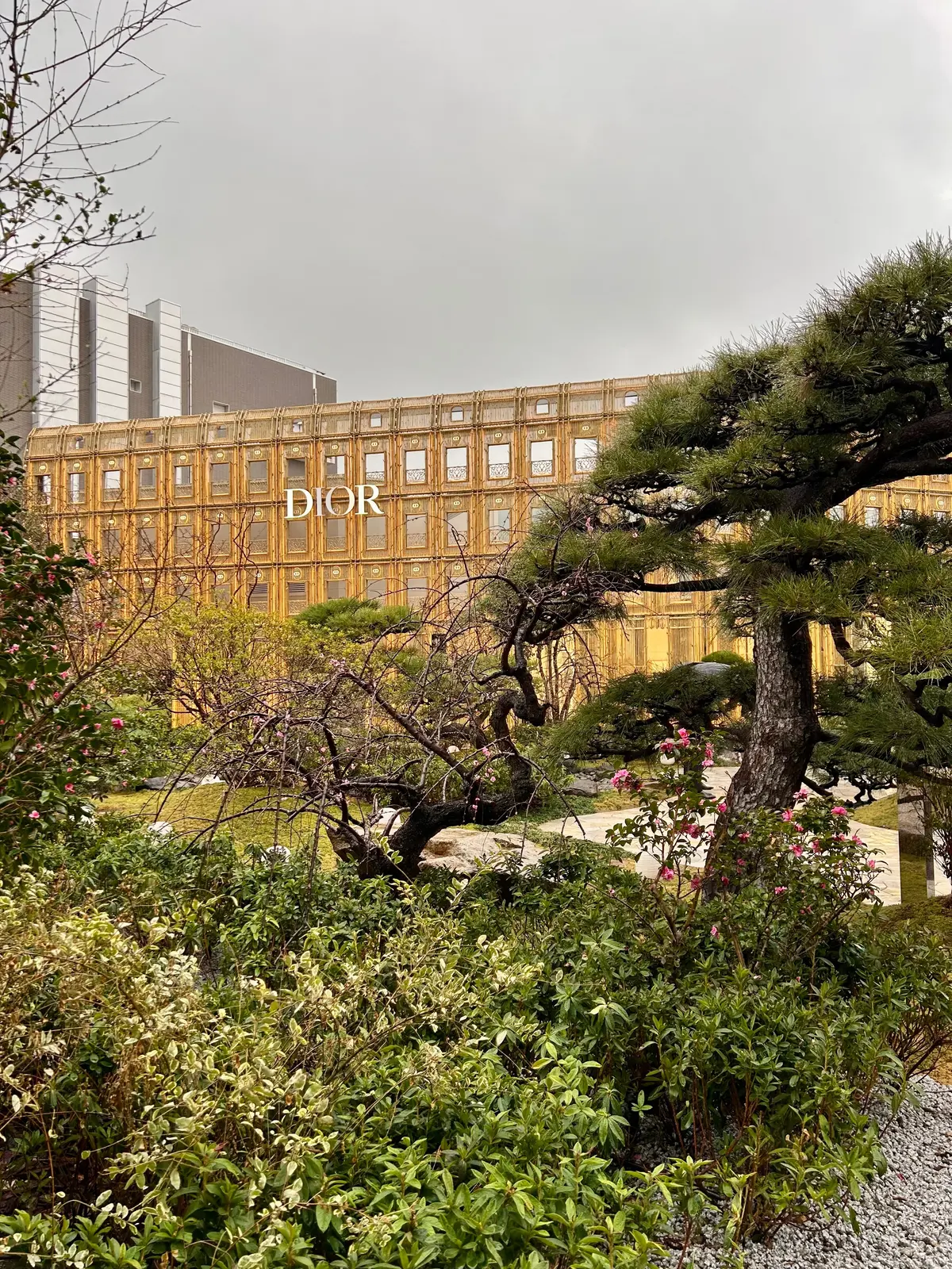 パリが代官山に宿った日！話題のディオールの画像_3