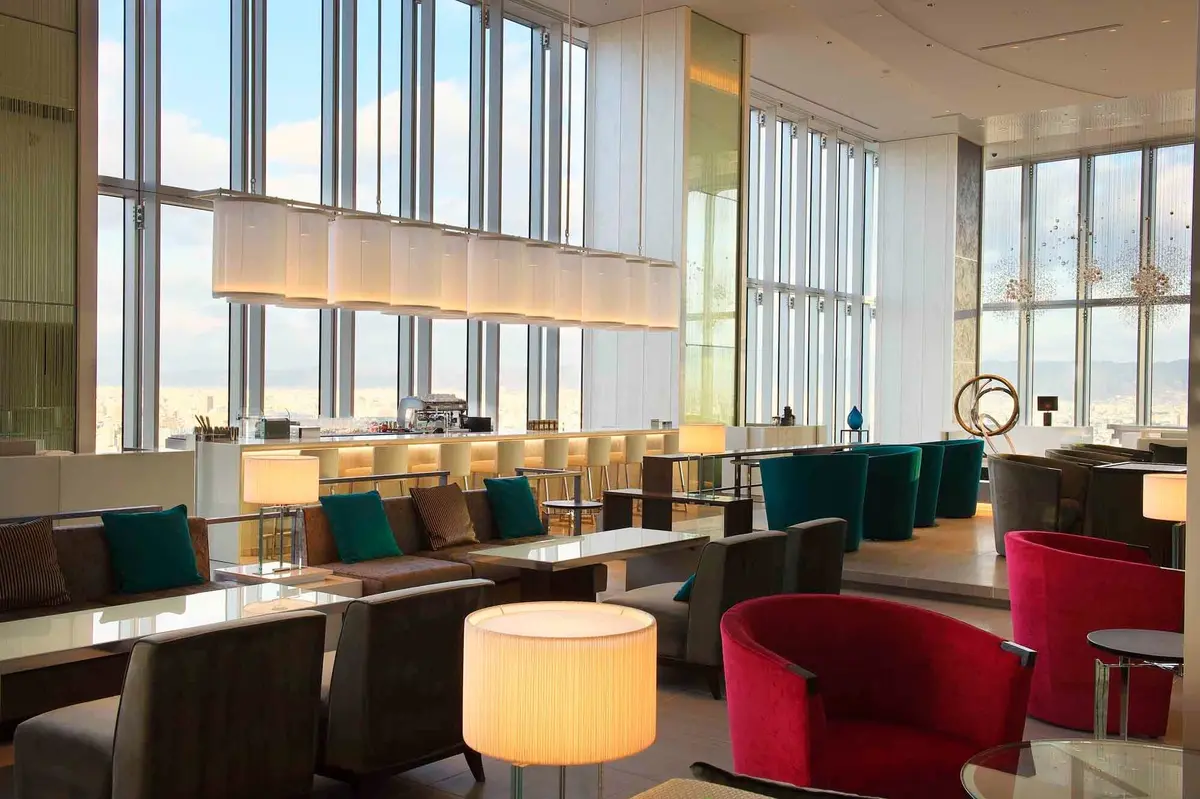アフタヌーンティー　大阪マリオット都ホテル　LOUNGE PLUS　内観