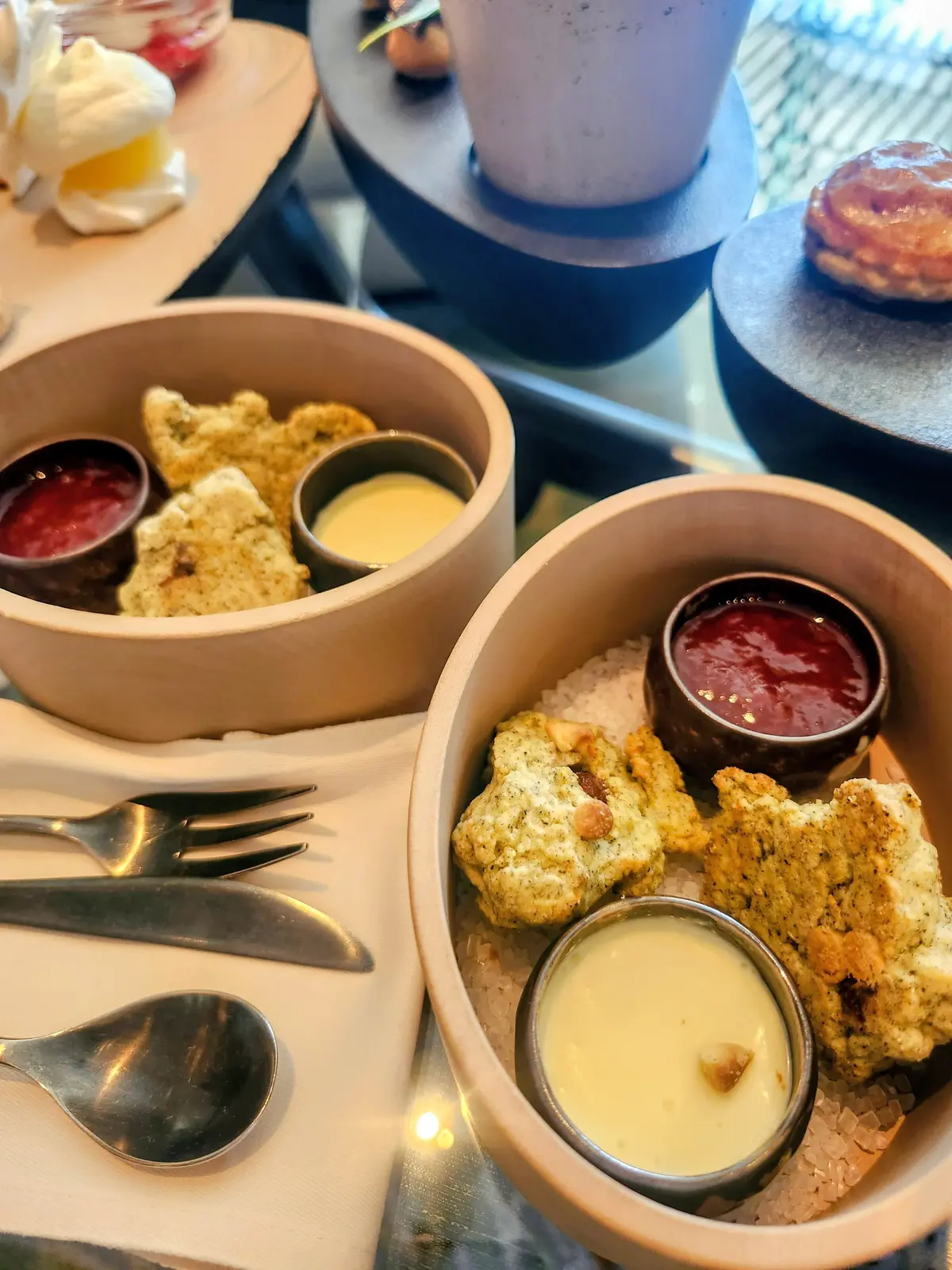 パレスホテル、アフタヌーンティー、和のアフタヌーンティー、40代ファッション、ママ友ランチ、ホテルラウンジ、セイボリー、ヴァンクリ、アルハンブラ、ザパレスラウンジ