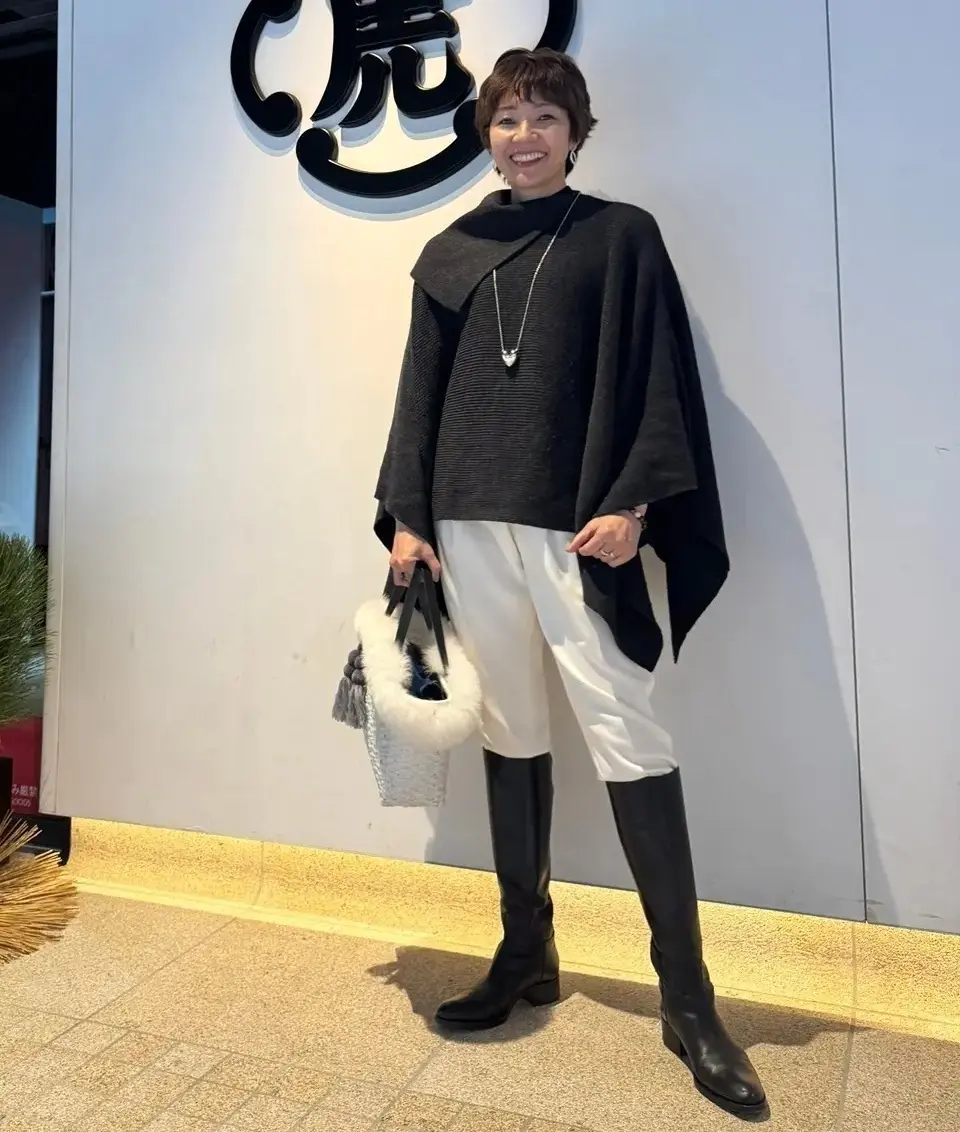 ZARA ケープ　細谷奈弓さん