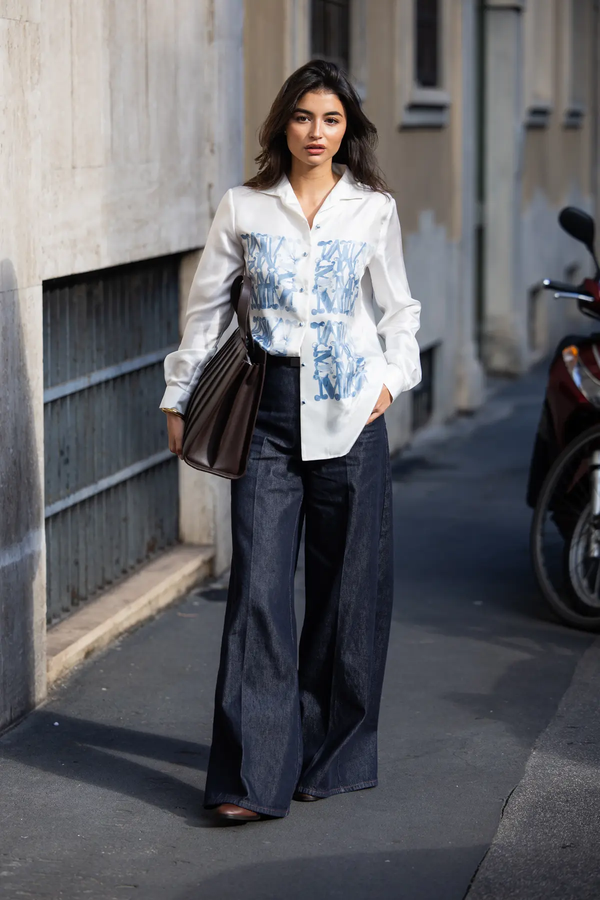 海外ファッションSNAP　白シャツ　デニム