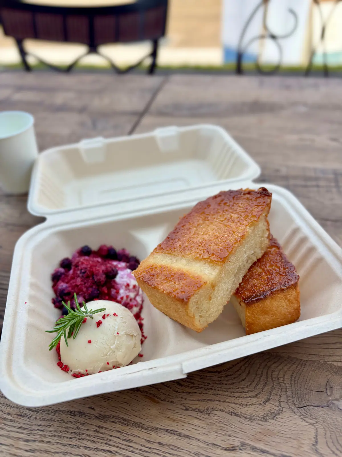 春を満喫。綺麗な桜を眺めながら食べられるの画像_1
