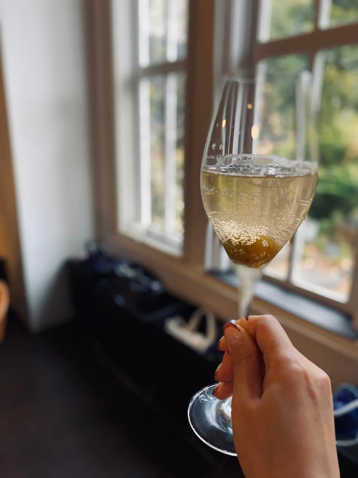 鎌倉 LAINE アフタヌーンティー お庭の梅を使用した梅ビネガーソーダ 窓辺 森の景色