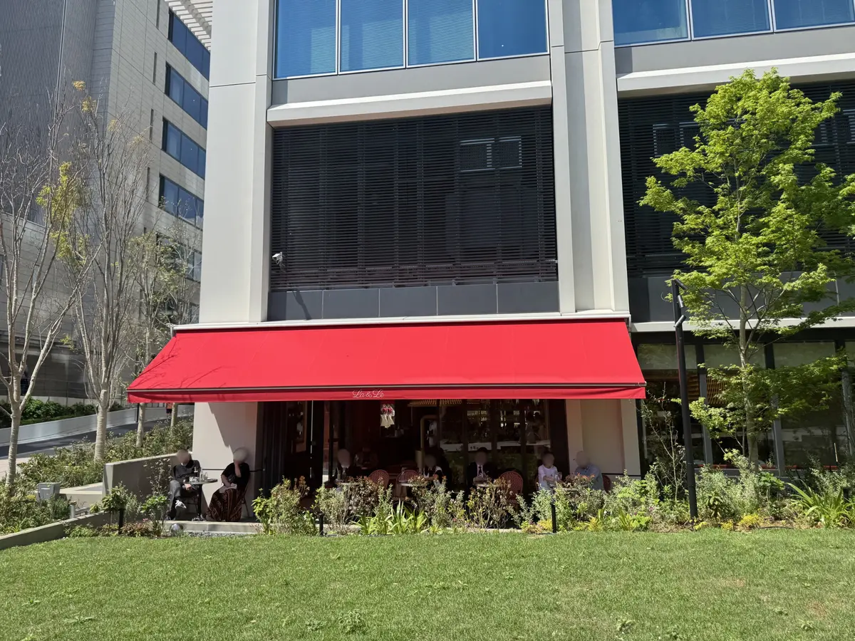 表参道でパリ気分☆伝説のギャルソンが手がの画像_7